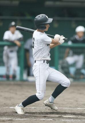 巻－村上　８回村上２死満塁、本間樹が左前適時打を放ち４－５＝新発田市五十公野