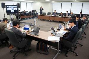 高額療養費制度を巡る厚生労働省の専門委員会=8日、厚労省