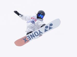 スノーボードＷ杯女子ハーフパイプ第２戦で決勝に進んだ冨田せな＝コッパーマウンテン（共同）