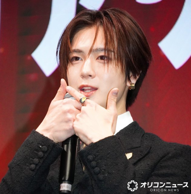 INI佐野雄大、1人登壇なのに緊張で「せーの」 マンガ愛で“まるでオタク