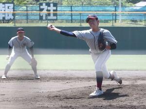 新潟産大付-関根学園 関根学園の先発鈴木興丞=柏崎市佐藤池球場