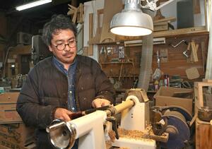 木材を加工する作業