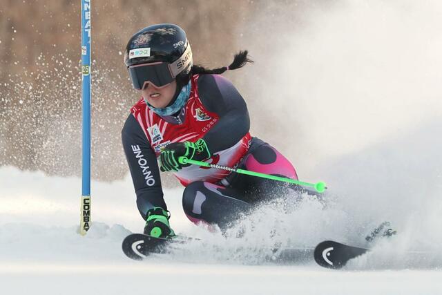 アルペン大回転　少年女子で準優勝の森村日菜（関根学園高）＝２０２５年２月１５日、秋田県鹿角市の花輪スキー場