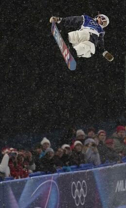 女子ハーフパイプ決勝　冨田せなの１回目の演技＝リビーニョ（共同）