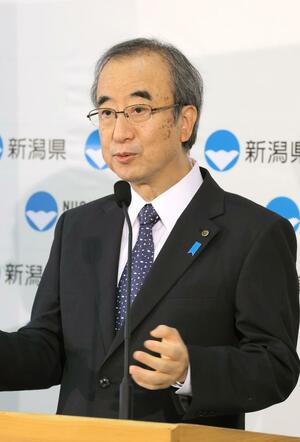 定例記者会見で県外転出者の移動理由調査を続ける考えなどを示した花角英世知事=5月29日、県庁