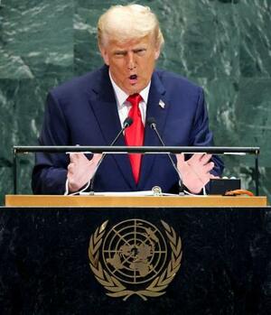 国連総会一般討論で演説するトランプ米大統領=23日、米ニューヨークの国連本部(ロイター=共同)