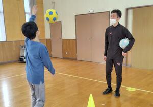 運動療育スクールを立ち上げた柳沼幸也さん=新発田市則清