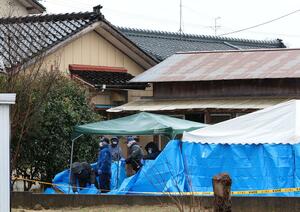 遺体が見つかった現場付近=2024年12月17日、聖籠町次第浜