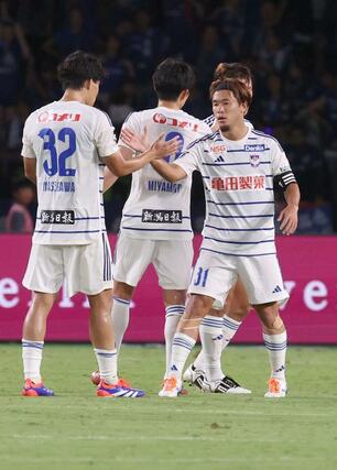 町田ー新潟　敗れたものの、２０１５年以来９年ぶり準決勝進出を決めた新潟＝Ｇスタ（写真映像部・永井隆司）