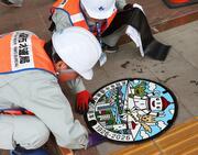 公式キャラ「ながタン」がマンホールのふたに！長岡市水道局の通水100年記念　水道事業をアピール