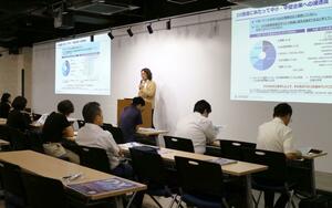 中小企業のDXを推進しようと開かれたセミナー=27日、新潟市中央区