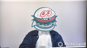 ハンバーガーのお面を被って登場した此元和津也氏 （C）ORICON NewS inc.