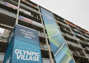 イタリア・ミラノで報道陣に公開されたミラノ・コルティナ冬季五輪の選手村=3日(共同)