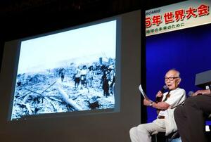 集会で被爆体験を語る、被団協の田中熙巳代表委員=7日午後、長崎市