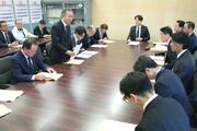 中東情勢悪化でシンナー不足が深刻　日本塗装工業会県支部、安定供給や資金繰り支援を求め県に要望書を提出　
