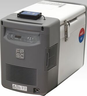 WHOの医療機材品質認証を取得したツインバードのワクチン冷凍保管庫「ディープフリーザーP」