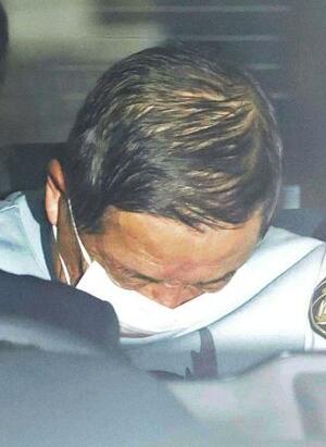 送検される松沢泰生容疑者=13日午前9時32分、警視庁中央署