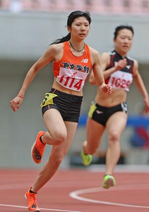 陸上女子200メートル 東京学館の秋澤理沙