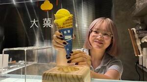 台南産マンゴーを使ったアイスクリームを提供する台北市の店舗=8月18日