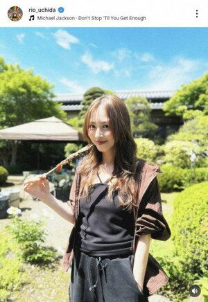 内田理央「GWに家族でBBQしたよ」（写真はインスタグラム @rio_uchida より）