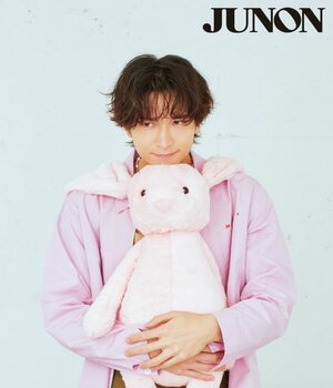 『JUNON』8月号に登場する庄司浩平