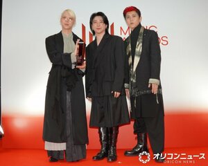 最優秀アーティスト賞の喜びを語ったMrs. GREEN APPLE(C)ORICON NewS inc.