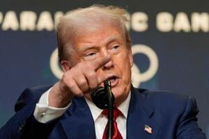 記者会見するトランプ米大統領=5日、ワシントン(AP=共同)