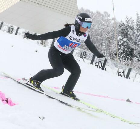 女子ジャンプ　３位に入った荻野璃子（小千谷）