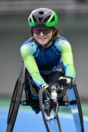 女子100メートル(脳性まひT34=車いす) 18秒06の日本新記録で優勝した吉田彩乃=石川県西部緑地公園陸上競技場