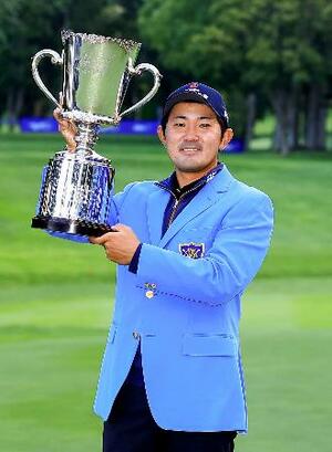 最終日、プレーオフを制して優勝した金谷拓実=札幌GC輪厚