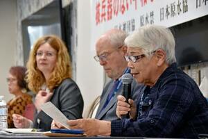 　２９日、米ニューヨークで被爆体験を証言をする被団協の浜中紀子さん（共同）