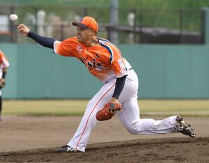 好投した先発の前川哲=みどり森