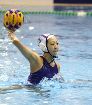 
京都府選抜－ブルボンＫＺ　第４ピリオド、シュートを放つブルボンＫＺの武石絢羽＝柏崎アクアパーク
