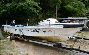 　辺野古沖で転覆した平和丸＝１９日午前、沖縄県名護市