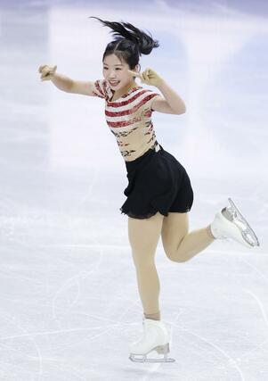 女子ＳＰ　演技する中井亜美＝プラハ（共同）