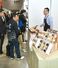 県内外の食品関係企業が自社商品をアピールしたフードメッセｉｎにいがた＝１１月６日、新潟市中央区