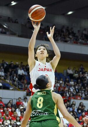 日本-オーストラリア 第1クオーター、シュートを決める野口=北海きたえーる
