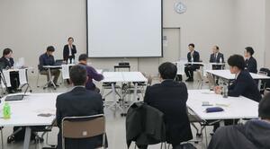 従業員が健康に働くための取り組みなどを考えた企業価値向上セミナー＝三条市須頃１