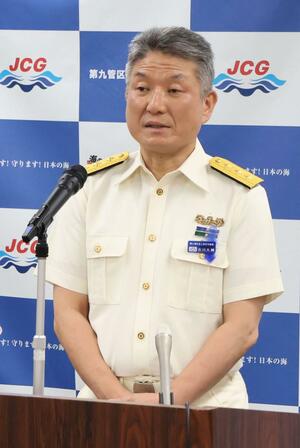 記者会見で抱負を述べた第9管区海上保安本部の古川大輔本部長=24日、新潟市中央区