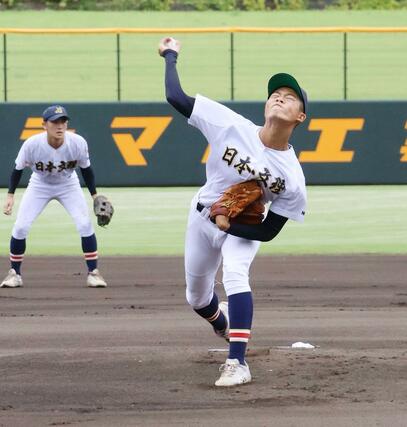 日本文理－新潟第一　先発した日本文理の小網太陽＝９月１１日、三条市パールスタ