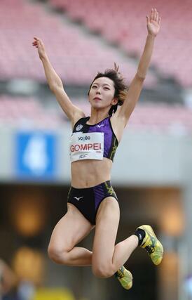 女子走り幅跳び決勝 4位入賞した権瓶明日夏(高清・日本文理高出)=ビッグスワン