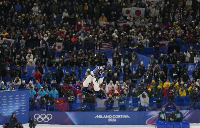 男子ハーフパイプ決勝　技を決める山田琉聖＝リビーニョ（共同）