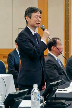 大井川流域10市町の首長との意見交換会であいさつする、JR東海の丹羽俊介社長=23日午後、静岡市