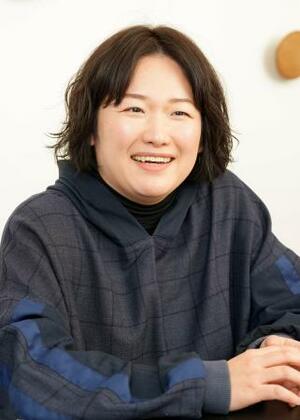 　「個人としては、大切な一着を長く着られる形にする『お直し』がしてみたい」と話すスタイリストの竹村伊央さん