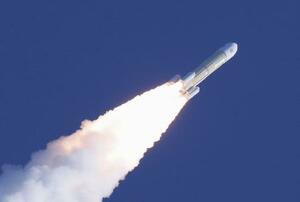 　鹿児島県の種子島宇宙センターから打ち上げられ、上昇するＨ３ロケット７号機