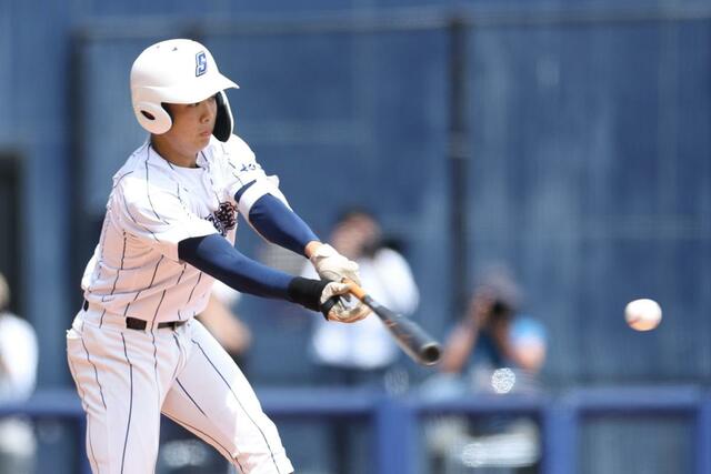 新潟産大付－新発田農　４回新潟産大付無死二、三塁、小平乃希の遊ゴロが敵失を誘い２－０＝７月１９日、新潟市中央区長潟のハードオフ・エコスタジアム