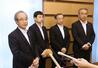 懇談会終了後、取材に応じる(左から)花角英世知事、中川幹太上越市長、久保田郁夫糸魚川市長、城戸陽二妙高市長