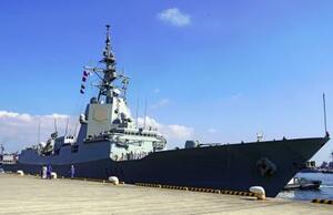 海上自衛隊横須賀基地に寄港したスペイン海軍の駆逐艦メンデス・ヌーニェス=24日午前
