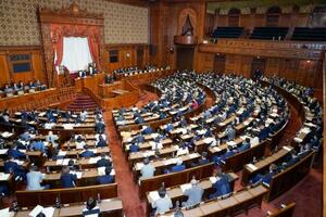 防災庁設置関連法案が審議入りした参院本会議=22日午前