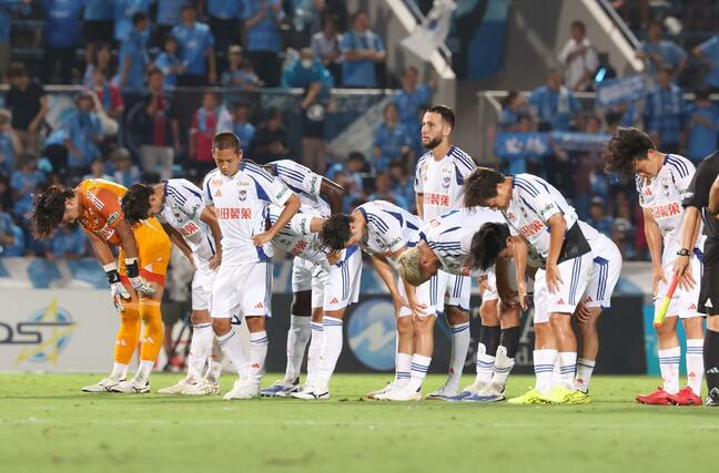 残留に向けた大一番を落とした新潟＝９月２０日　横浜市のニッパツ三ツ沢球技場